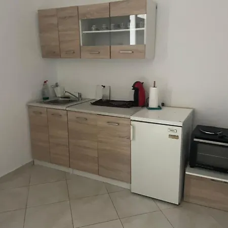 Life Mini Apartman Lutráki